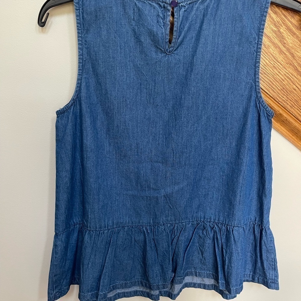 NWT, Crown & Ivy KIDS, girls Denim sleeveless top with pink emb. Size Large - Picture 4 of 4